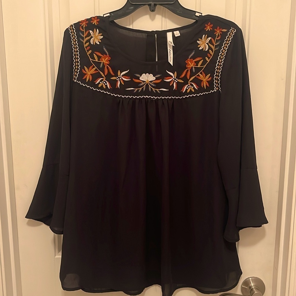 NY Collection Sheer Ruffle 3/4 Bell Sleeve Top in Black. Women’s Tunic Size L